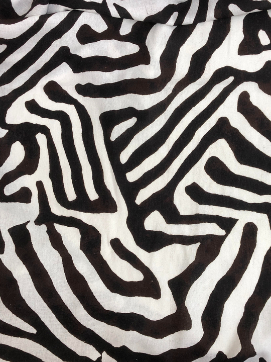 Плательная лен принт зебра коричневая на молочном BST3482