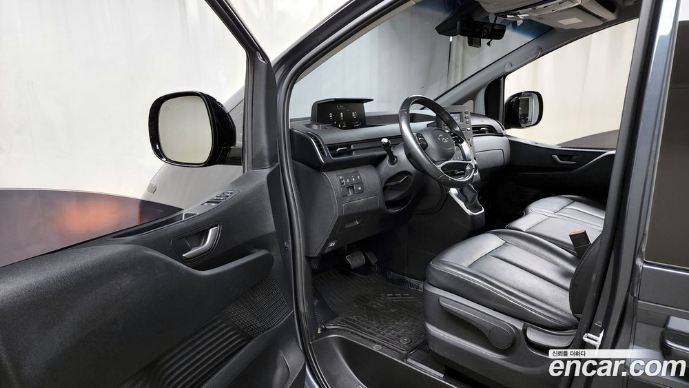 Hyundai Staria Cargo 3-х местный (05.2021)