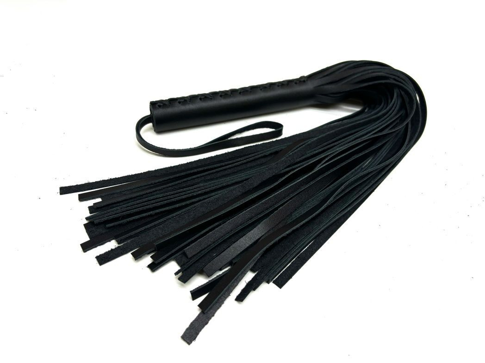 Черная цельная многохвостовая плеть из мягкой кожи - 57 см. (Цвет: черный)