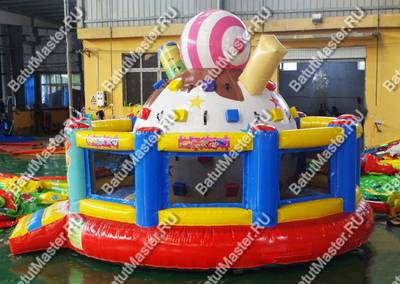 Надувной скалодром "Мороженое" 5*5*3,5 м