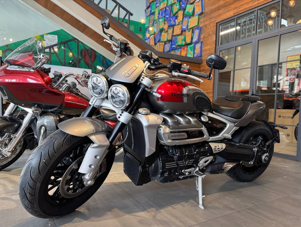 Triumph Rocket 3 R