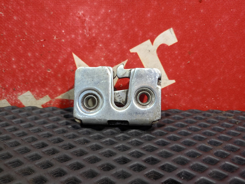 Замок двери наружный правый