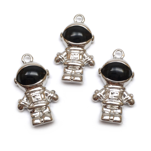 Подвеска с эмалью "Космонавт" 20х12 мм, родий