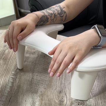 Эргономичная подставка для рук клиента