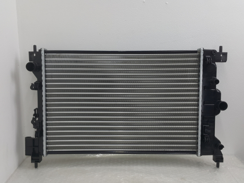 Радиатор охлаждения Chevrolet Aveo 2 T300