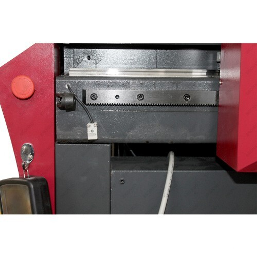 Фрезерно-гравировальный станок с ЧПУ Suda SK-2030