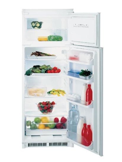 Встраиваемый холодильник Hotpoint-Ariston BD 2421