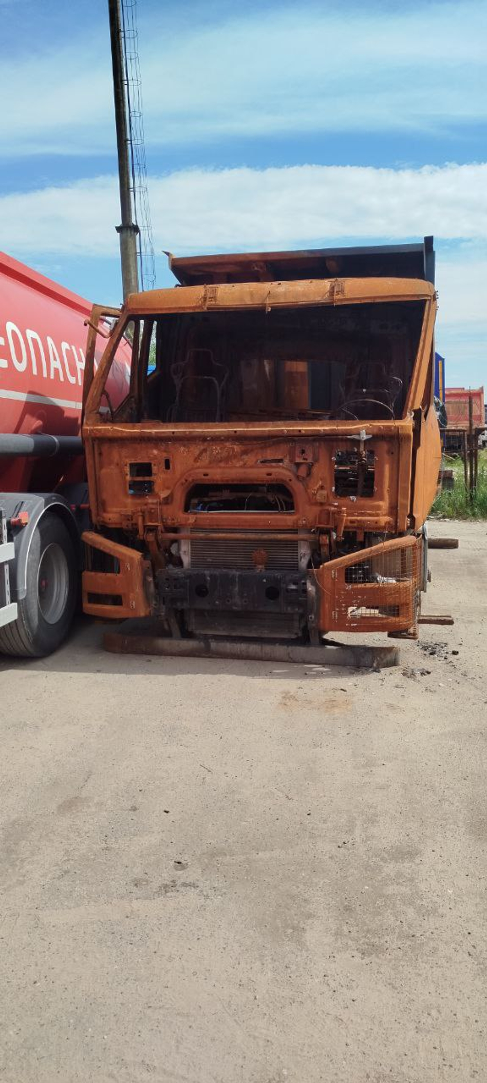 FAW J6 6x6 Самосвал CA3250P66K24L1TE5 (Дизельный, 11,1 л, 420 л.с., МТ)