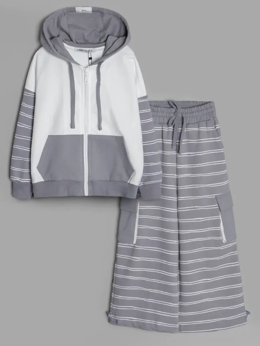 Спортивный костюм для девочки в школу