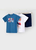 две футболки с шортами