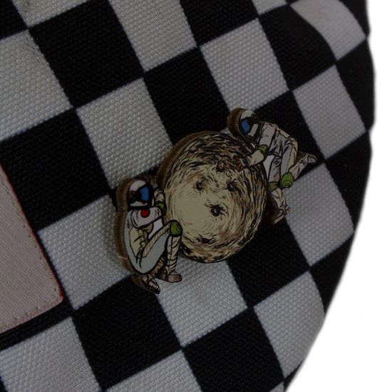 Деревянный значок. Мы на Луне