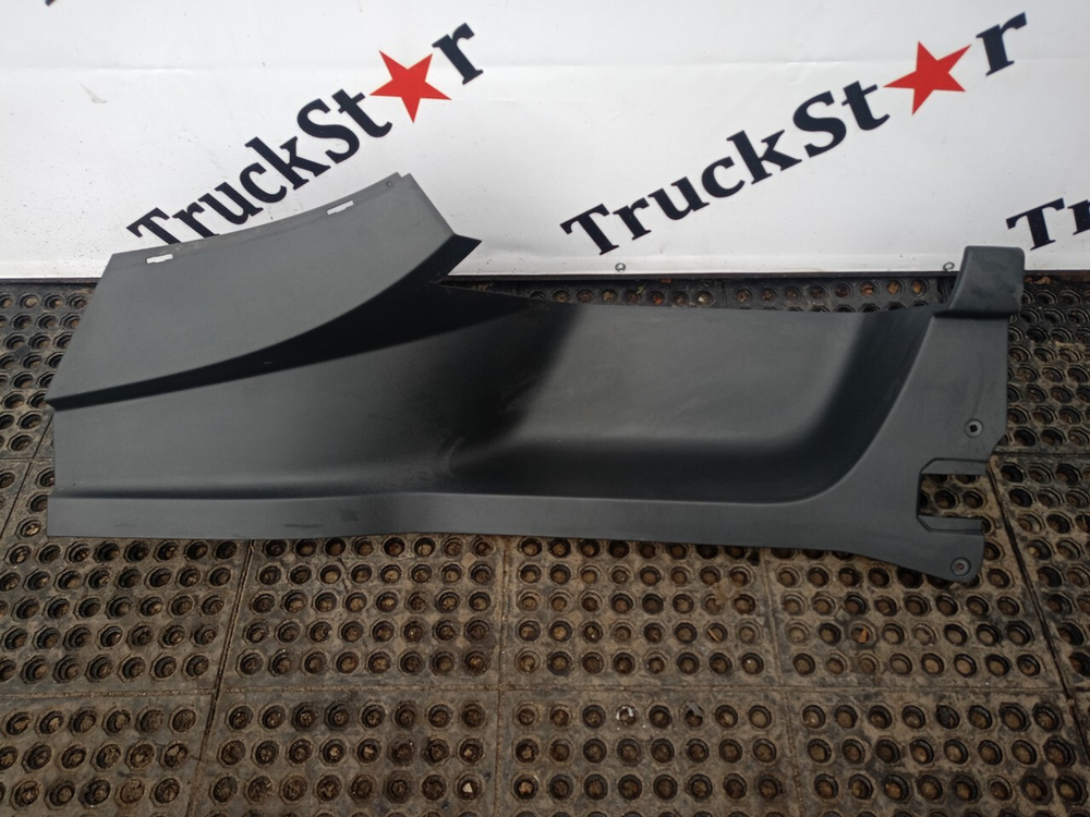 Накладка на подножку левая 2017 г.