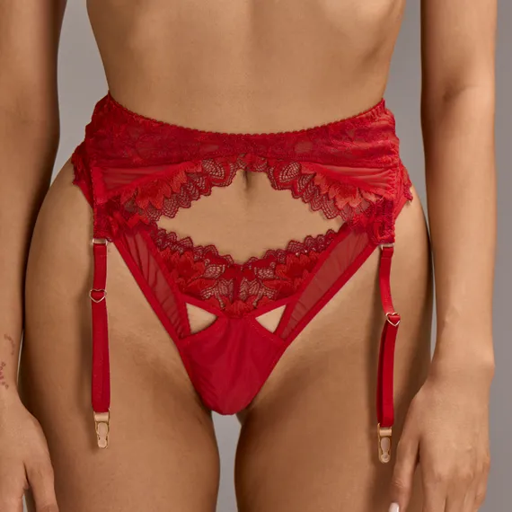 Резинка бретелечная красная 10 мм (цв. 100), 740/10