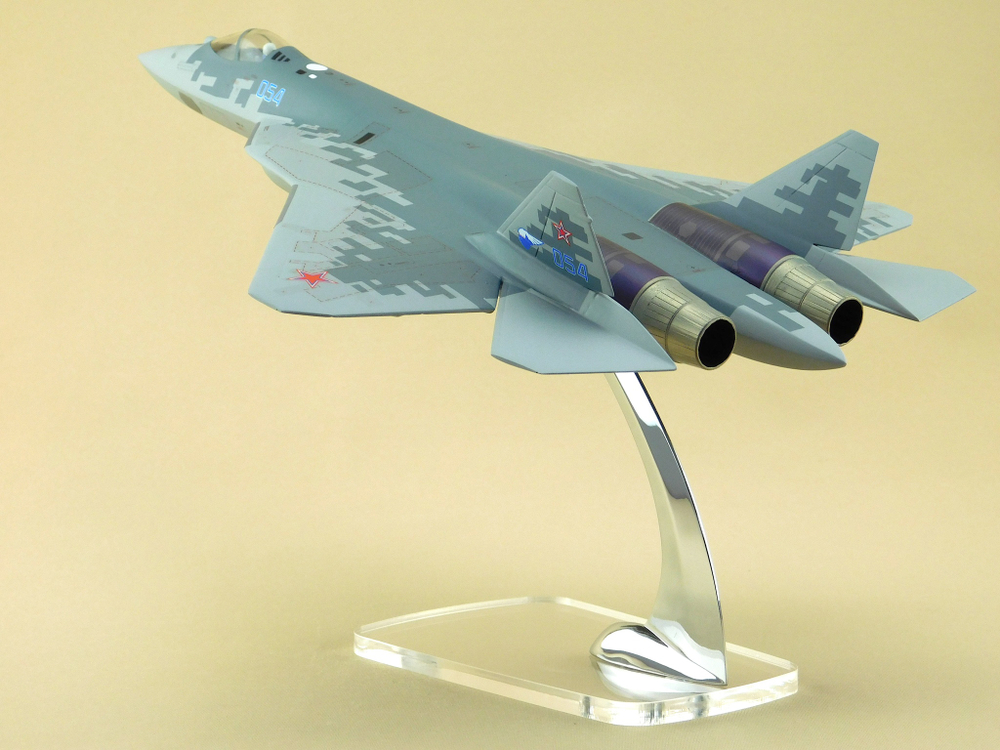 Модель самолета Су-57 (М1:48, 054, Пиксели)