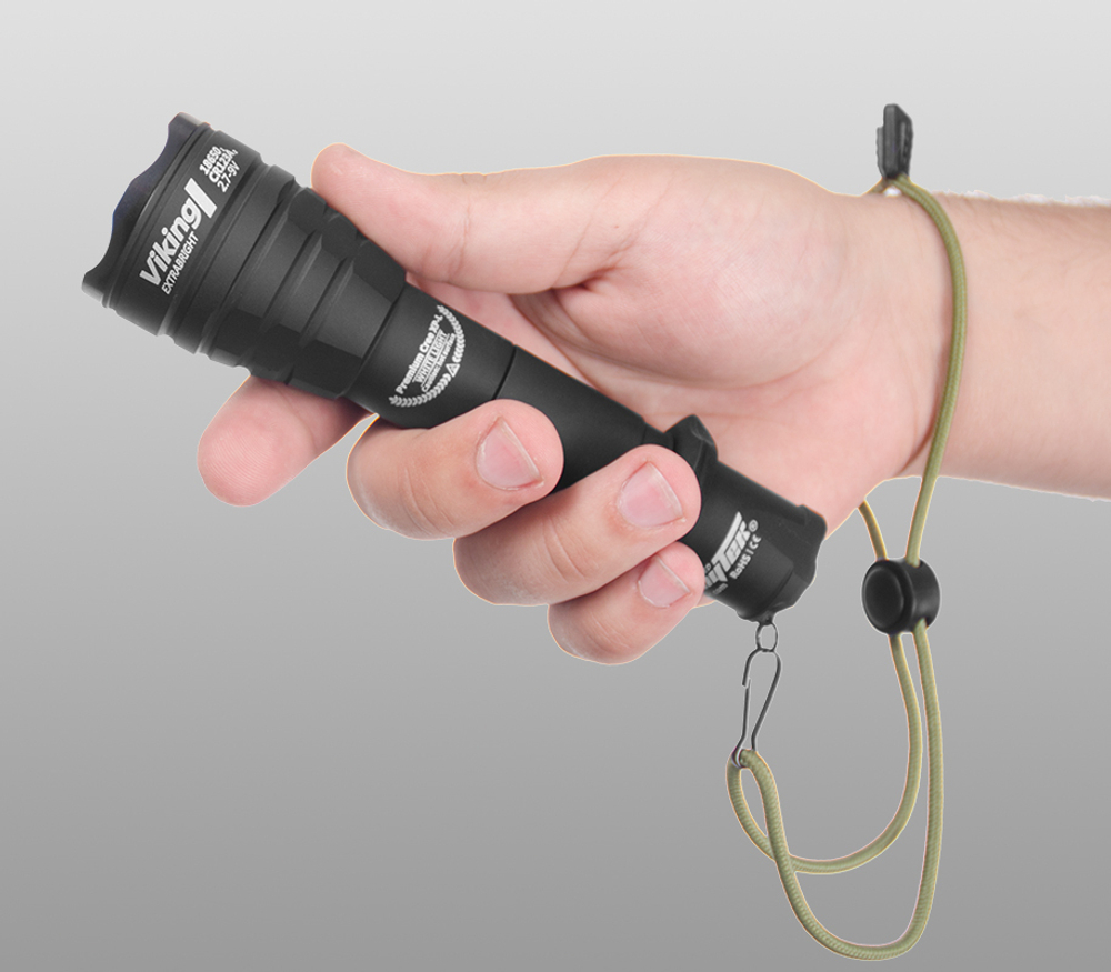 Тактический фонарь Armytek Viking XP-L Warm (F01801BW)
