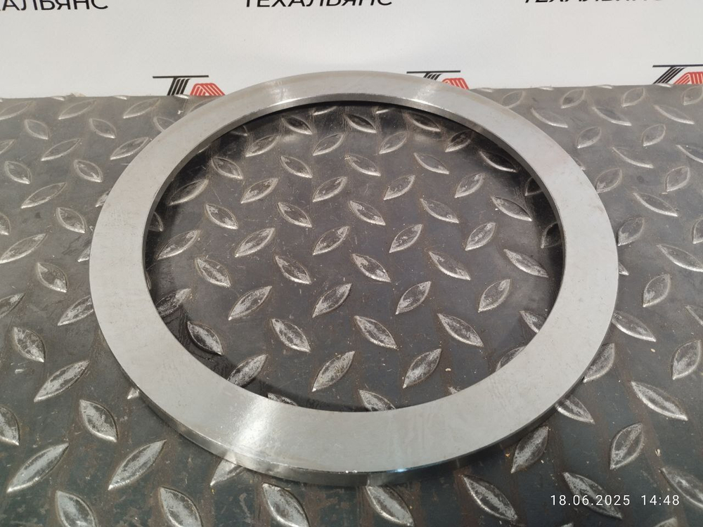 Втулка 21T-72-15860