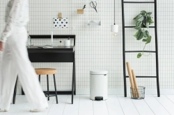 Brabantia Контейнер для мусора NewIcon 12л белый