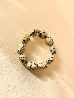 Браслет на резинке из далматиновой яшмы «Талисман равновесия»