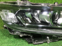 Фара правая Toyota Land Cruiser Prado 150 (2017-н.в.) LED