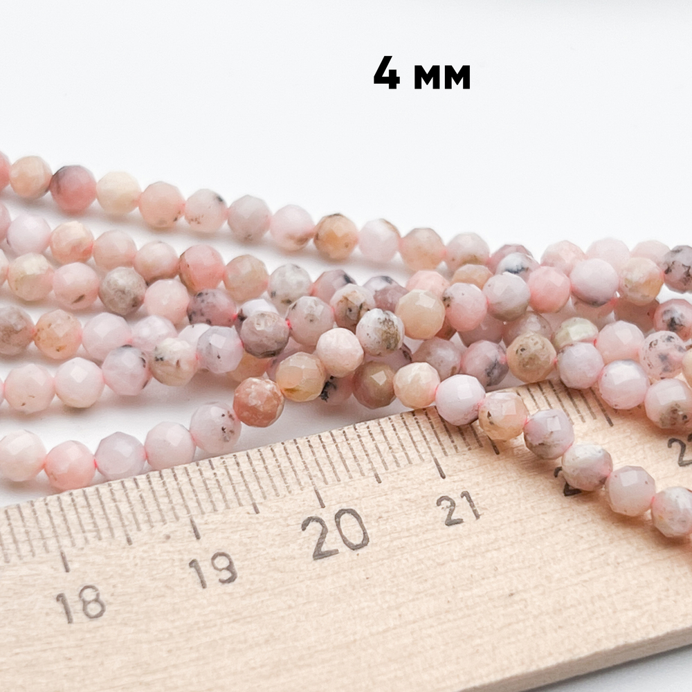 Опал граненый, размер около 3,7-4 мм, цена за отрезок 19 см (1/2 нити)