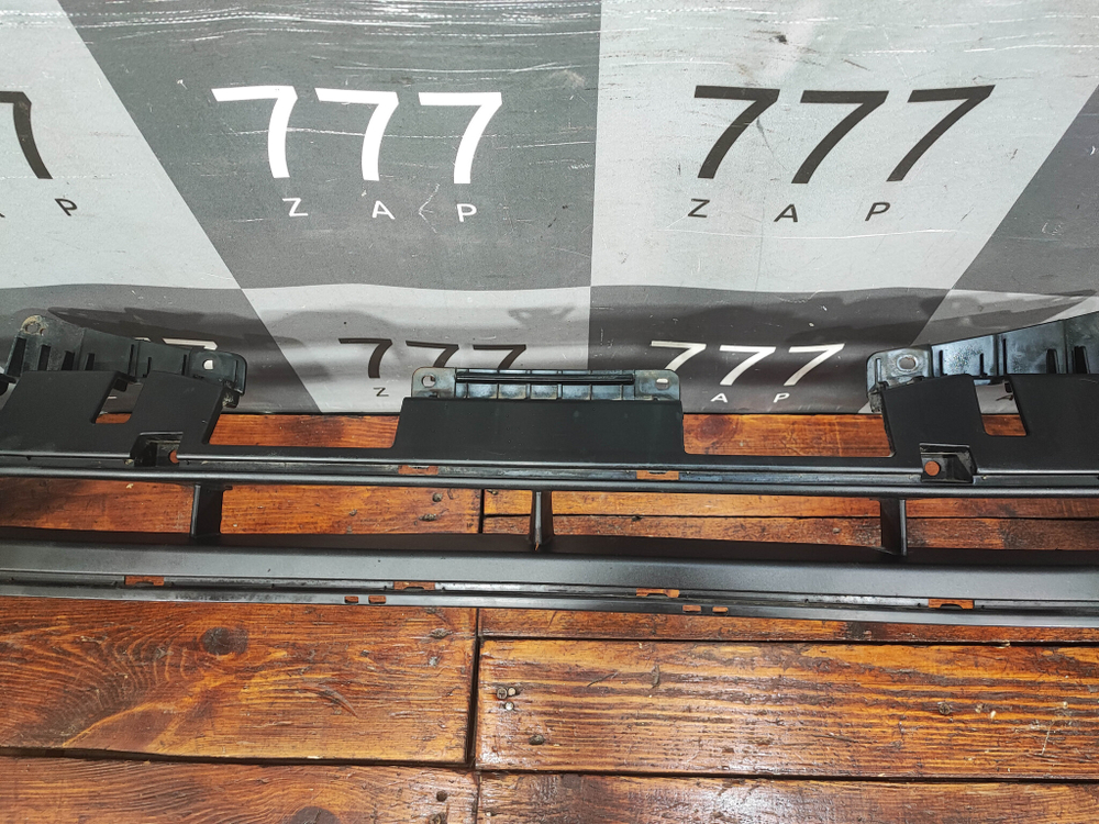 Решетка переднего бампера Kia Sportage 3 (SL) 14-16 Б/У Оригинал 865613U000