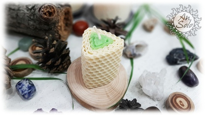 Свеча "Треугольная призма"