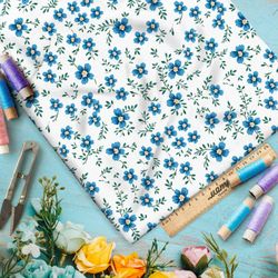 Ткань премиум атлас мелкие синие цветочки