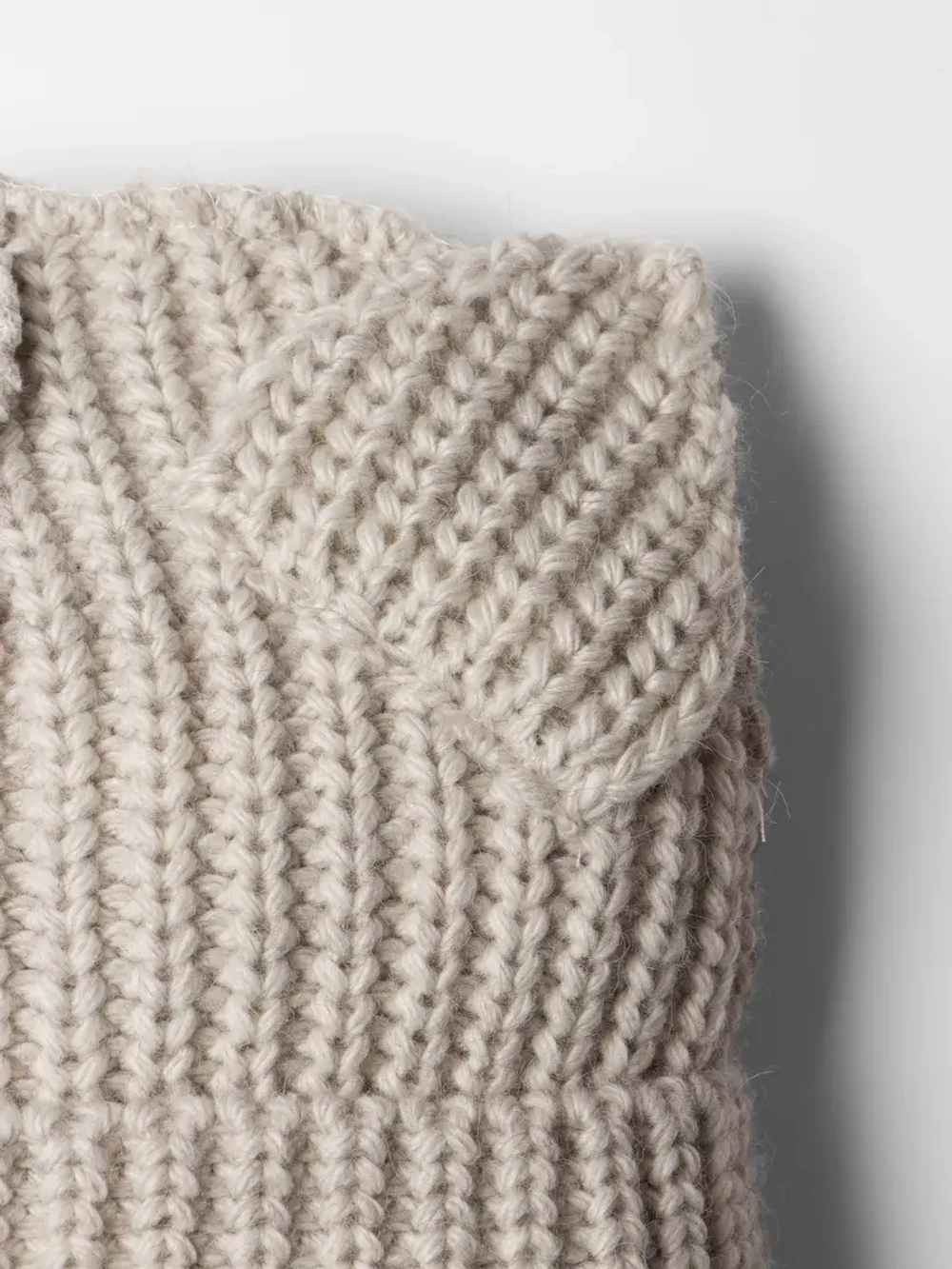 Шапка для подростка на осень с ушками