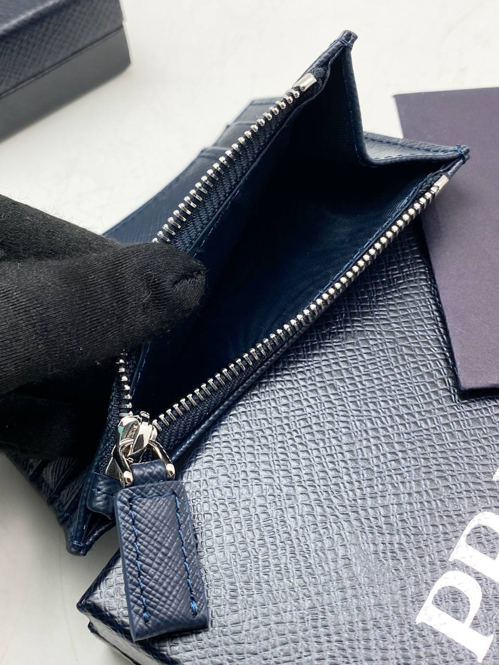 Кошелёк Prada