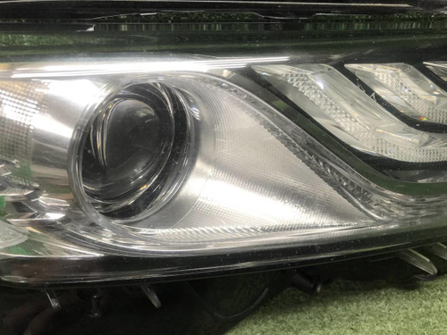 Битая Фара правая Toyota Camry xv70 (20-нв) LED