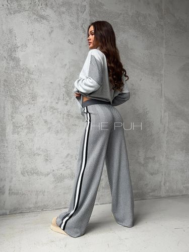 Серый костюм из кашемира