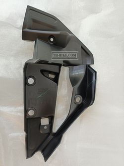 64471-K0A-E10. SHROUD, R. INNER. HONDA