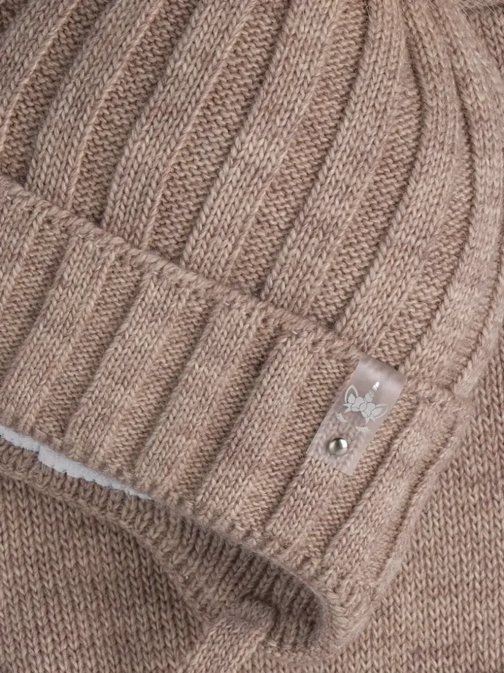 Шапка для девочки зимняя вязаная и снуд