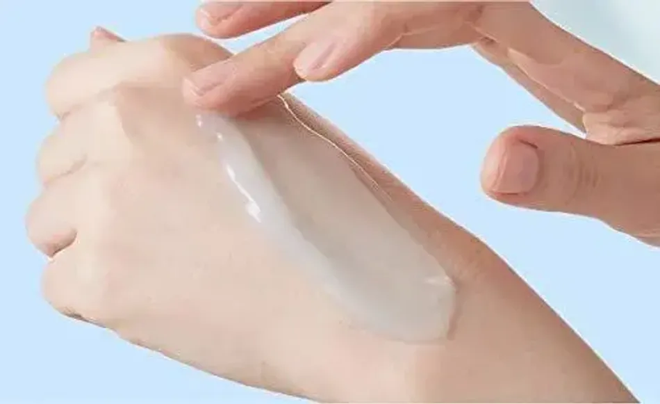 Увлажняющая сыворотка с центеллой SKIN1004 Madagascar Centella Hyalu-Cica Blue Serum 30 мл