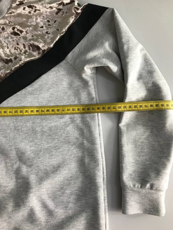 Свитшот &Berries модный, визуально на 44 размер