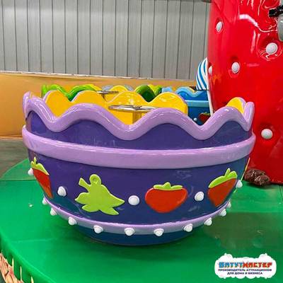 Аттракцион чашки «Ягодная полянка» 4 чашки, 8 мест, 7×7×3,7 м