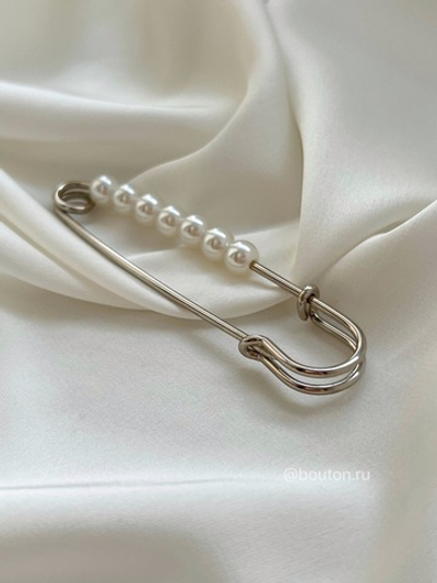 Брошь серебристая  "Булавка" подвижный жемчуг 7 см