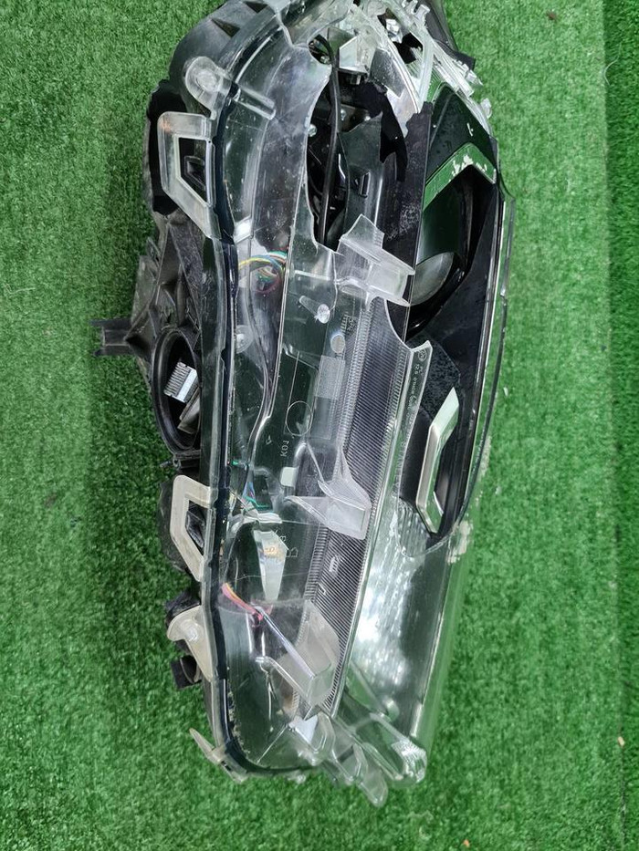 Битая Фара правая Toyota RAV4 5 XA50 (2018-н.в.) LED