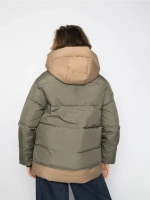 Короткая куртка утепленная с капюшоном