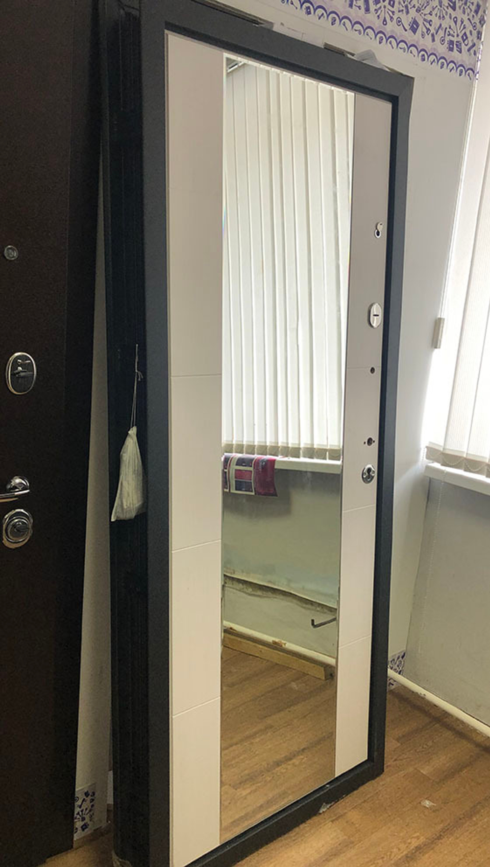 Форпост Эверест Зеркало