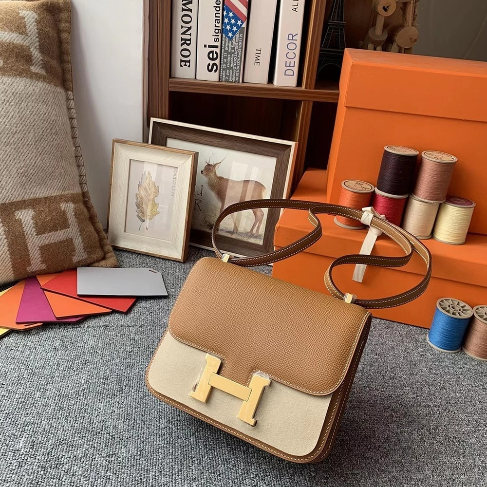 Hermes Constance 18