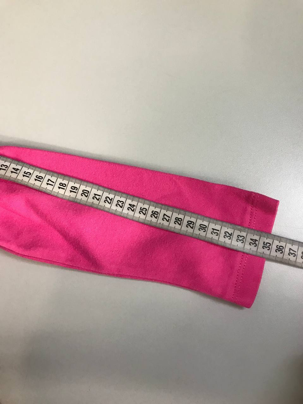 Футболка яркая с длинным рукавом и любимой Hello Kitty на 4-5 лет