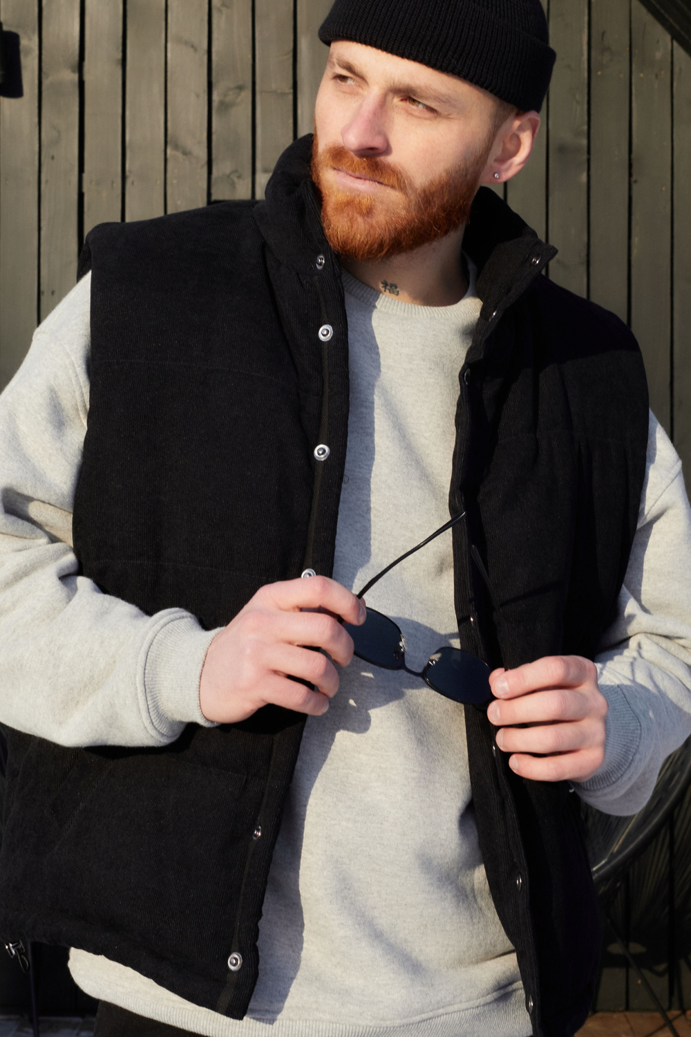 Жилетка утепленная черная "Velvet"