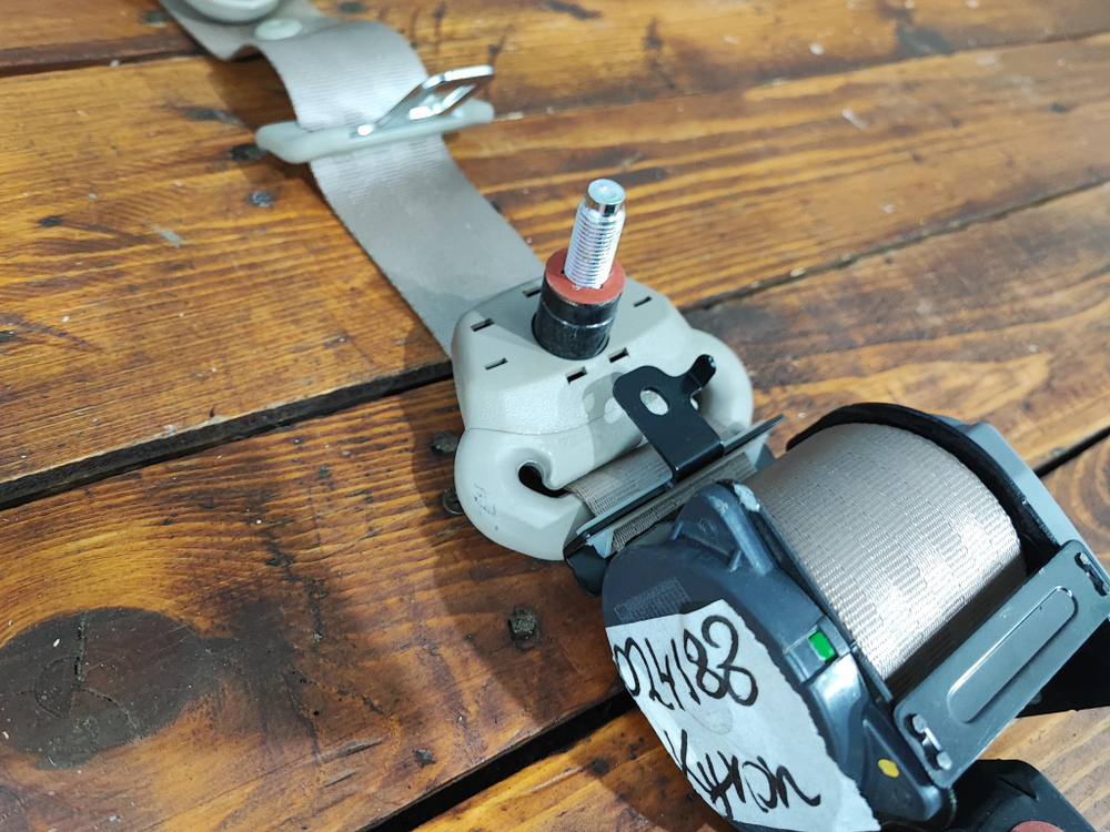 Ремень безопасности задний левый SsangYong Kyron  Б/У Оригинал 7560109101EAN