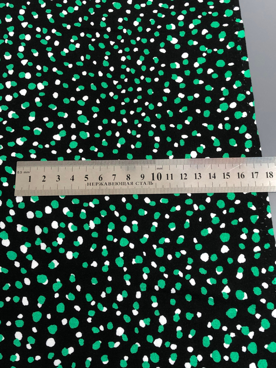 штапель принт точка зеленый/белый на черном D32C1
