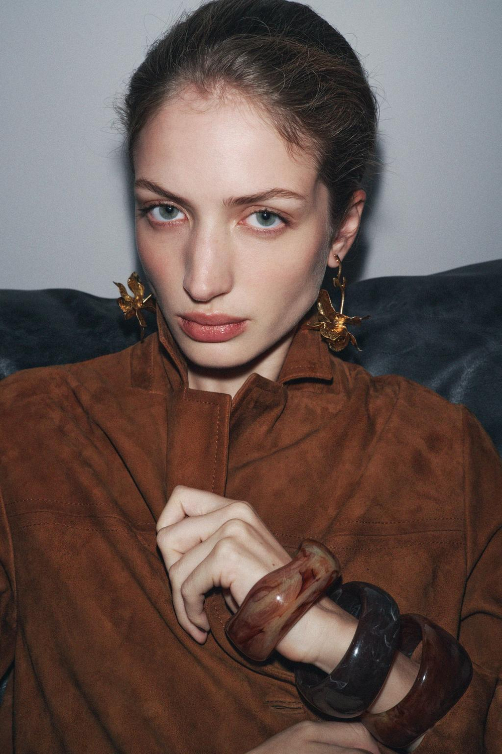 ZARA СЕРЬГИ «ЦВЕТЫ» С РЕЛЬЕФНЫМ УЗОРОМ, ЗОЛОТИСТЫЙ