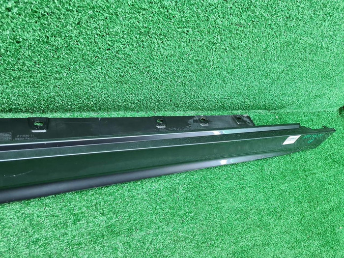 Накладка порога правая BMW 1er F40 (19-нв) M-paket