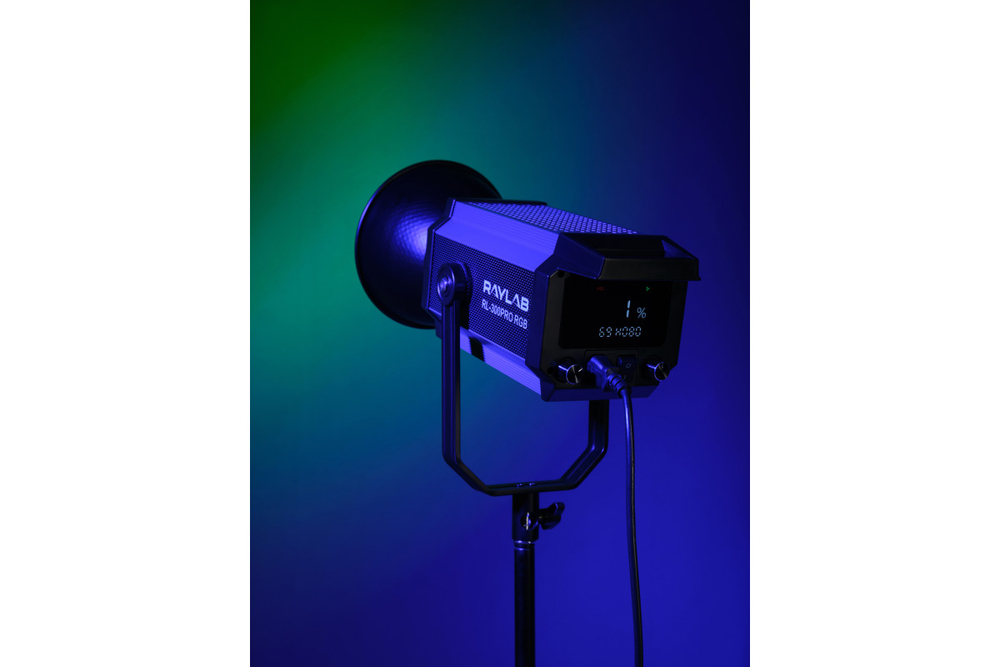 Осветитель светодиодный Raylab RL-300PRO RGB