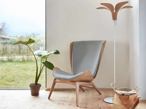 Кресло Umage The Reader, темный дуб с серой обивкой