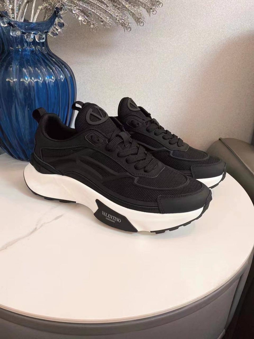 Кроссовки Valentino